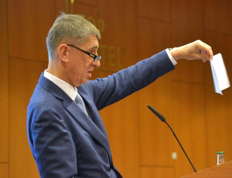 ПРАГ: Милош Земан именовао НОВУ ВЛАДУ Чешке, на челу са МИЛИЈАРДЕРОМ Андрејом Бабишем